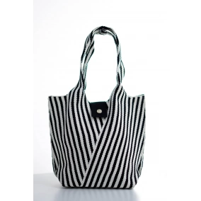 Bolso Geomtrico en Blanco y Negro Estilo Minimalista